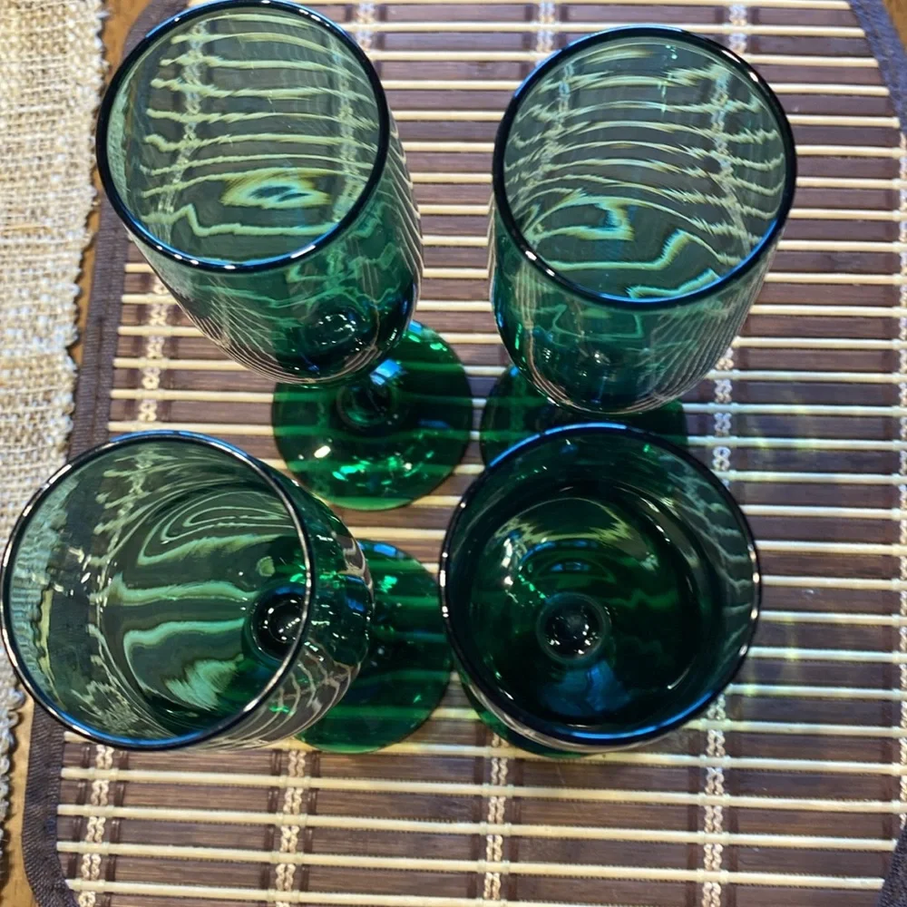 Vintage Libbey  Premiere Juniper set of 4 champagne flutes. Like new